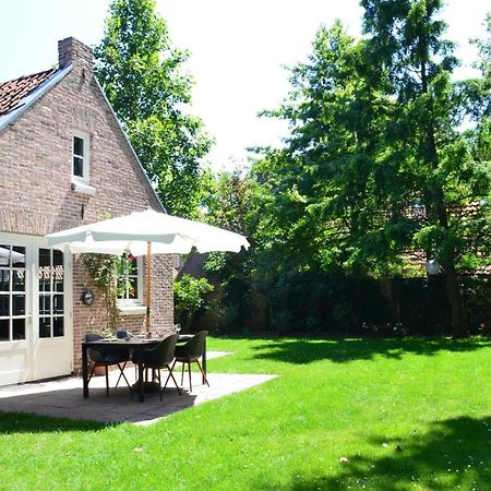 B&B Het Huijsje Woudrichem Екстериор снимка