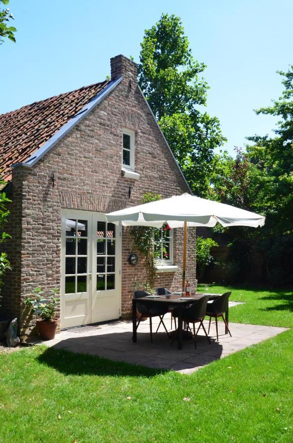 B&B Het Huijsje Woudrichem Екстериор снимка